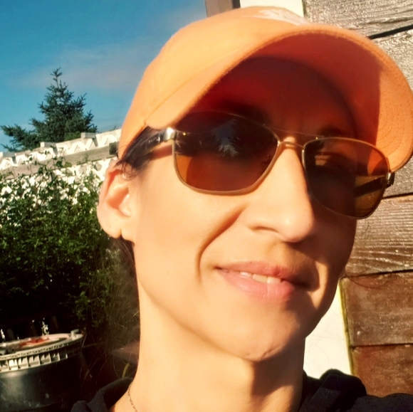 Meet your Posher, Lucinda - Picture 2 of 16